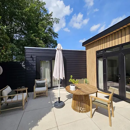 Bij Ons In Het Bos Bed and breakfast