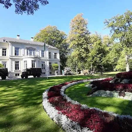 Bij Ons In Het Bos Bed & Breakfast *