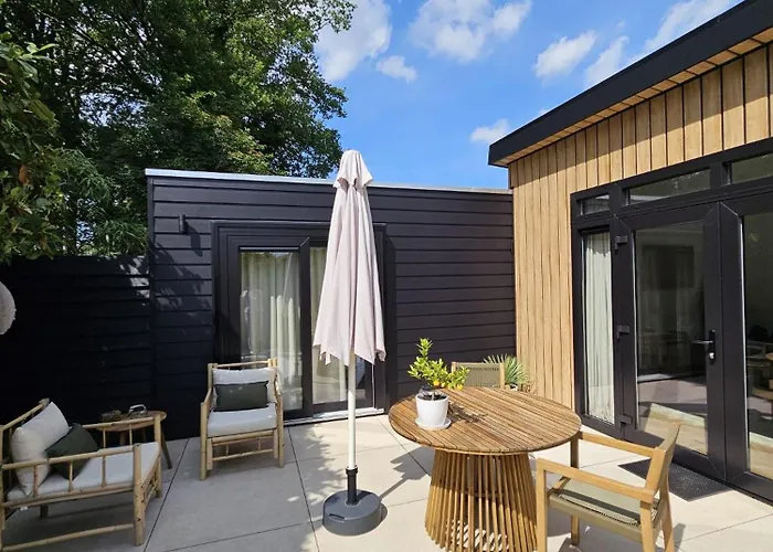 Bij Ons In Het Bos Bed and Breakfast