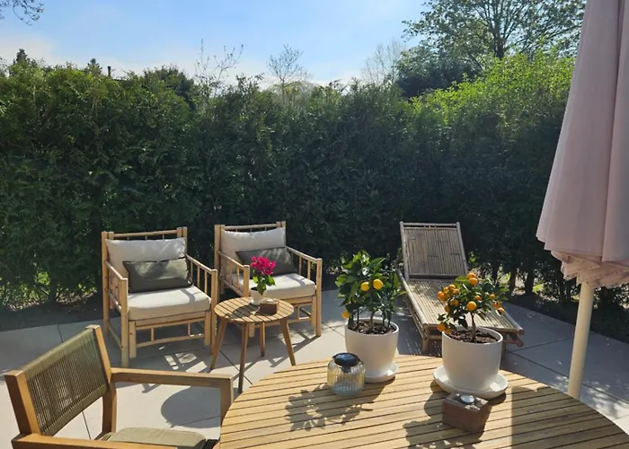 Bed and Breakfast Bij Ons In Het Bos 4*