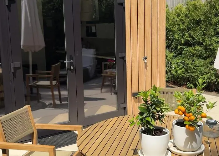 Bij Ons In Het Bos Bed and Breakfast Bergen op Zoom