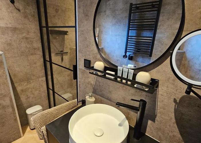 Bij Ons In Het Bos Bed & Breakfast 4*