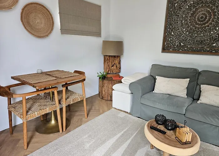 Bed & Breakfast Bij Ons In Het Bos 4*